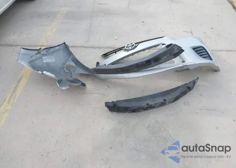 2016 Toyota Corolla Le z USA, uszkodzony, nr VIN 5YFBURHE4GP389047